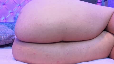 Snapshot of sara_horney_ chatting on 05-27-26, 04:53 sara online show from 05-27-26, 04:53