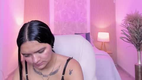 Snapshot of sara_jjones_ chatting on 12-05-25, 07:43 Sara online show from 12-05-25, 07:43