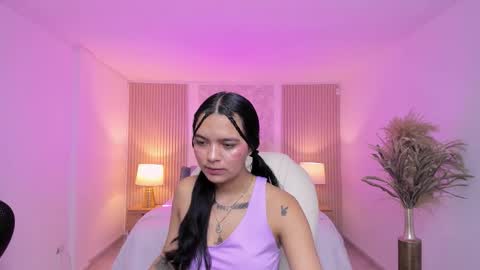 Snapshot of sara_jjones_ chatting on 12-15-25, 08:13 Sara online show from 12-15-25, 08:13