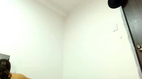 Snapshot of sara_johnson__ chatting on 11-06-25, 01:39 sara_johnson__ online show from 11-06-25, 01:39