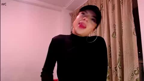 Snapshot of sara_johnson__ chatting on 11-22-25, 11:48 sara_johnson__ online show from 11-22-25, 11:48