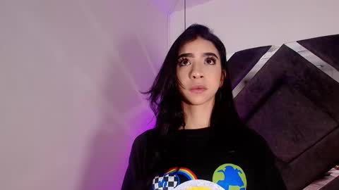 Snapshot of sara_lopee1 chatting on 10-03-25, 12:02 sara_lopee1 online show from 10-03-25, 12:02