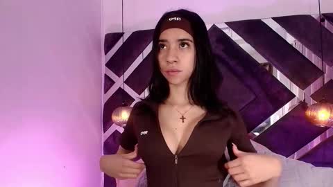 sara_lopee1 online show from 10-22-25, 11:54