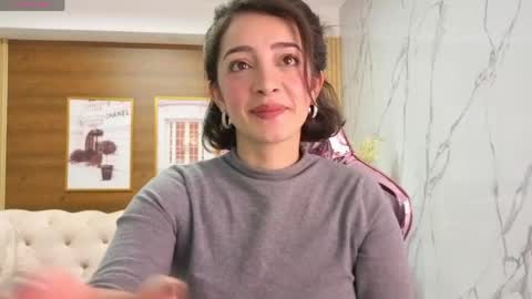 Snapshot of sara_lopez_s chatting on 05-25-26, 02:01 Sara online show from 05-25-26, 02:01