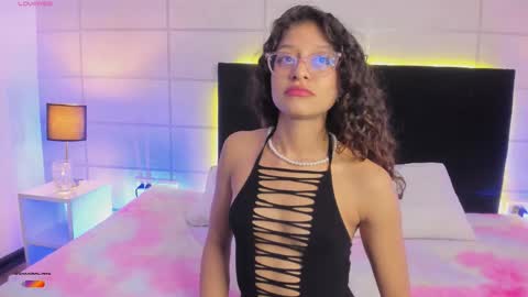 Snapshot of sara_mac_ chatting on 01-15-26, 08:45 Sara online show from 01-15-26, 08:45