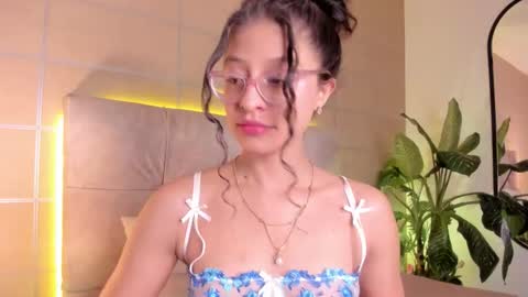 Sara  online show from 03-26-26, 12:33