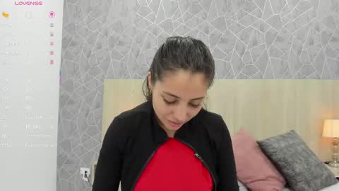 Snapshot of sara_melo chatting on 09-22-25, 11:34 Sara online show from 09-22-25, 11:34