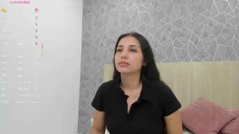 Snapshot of sara_melo chatting on 10-04-25, 11:41 Sara online show from 10-04-25, 11:41