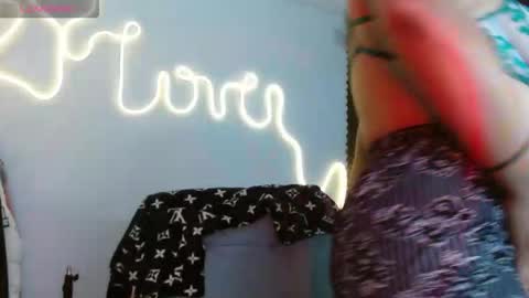 sara online show from 10-22-25, 02:34