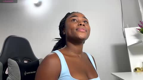 Snapshot of sara_muscle chatting on 12-30-24, 12:54 Sara online show from 12-30-24, 12:54