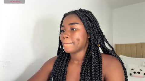 Snapshot of sara_muscle chatting on 10-26-25, 11:20 Sara online show from 10-26-25, 11:20