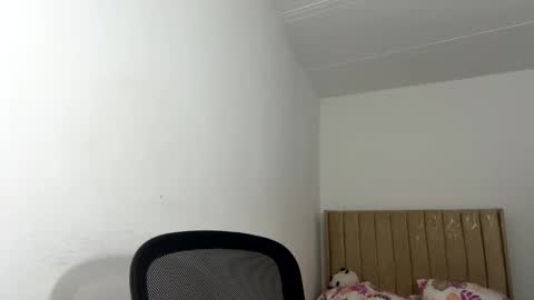 Sara online show from 11-09-25, 01:04