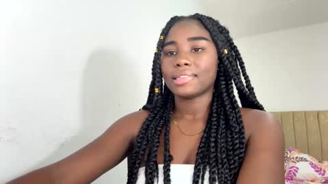 Sara online show from 11-10-25, 01:37