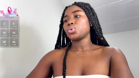 Snapshot of sara_muscle chatting on 01-14-26, 01:44 Sara online show from 01-14-26, 01:44