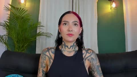 Snapshot of sara_queen9 chatting on 05-06-26, 03:17 Sara online show from 05-06-26, 03:17