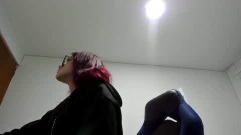 sara_red_x online show from 03-30-26, 07:31