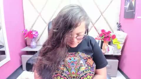 sara_thonson_ online show from 11-29-25, 01:58