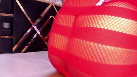 sara_tourner online show from 10-25-25, 02:52