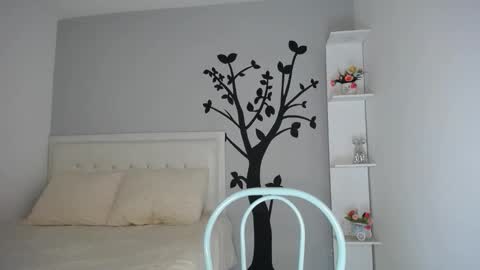 Sara online show from 10-23-25, 02:11