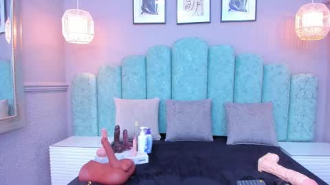 Snapshot of sara_vanegas1 chatting on 01-17-25, 03:43 Sara online show from 01-17-25, 03:43