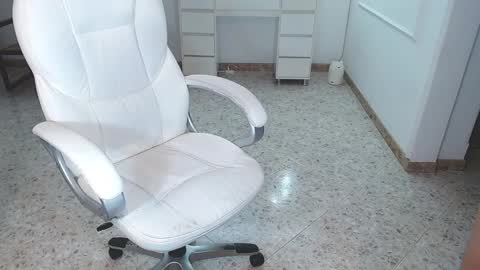 Sara online show from 12-25-24, 06:41