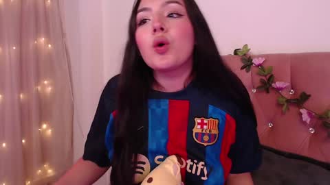 Snapshot of saraa_swett chatting on 01-17-25, 09:28 online show from 01-17-25, 09:28