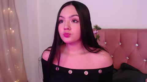 Snapshot of saraa_swett chatting on 02-24-25, 02:37 online show from 02-24-25, 02:37