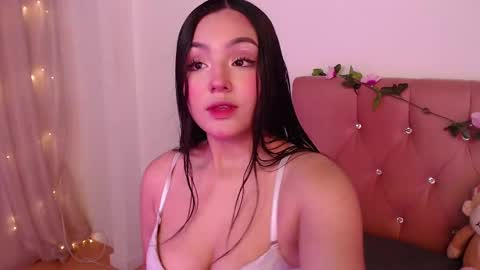 Snapshot of saraa_swett chatting on 02-27-25, 02:32 online show from 02-27-25, 02:32