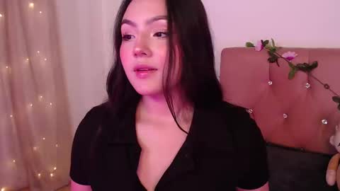 Snapshot of saraa_swett chatting on 03-03-25, 02:26 online show from 03-03-25, 02:26