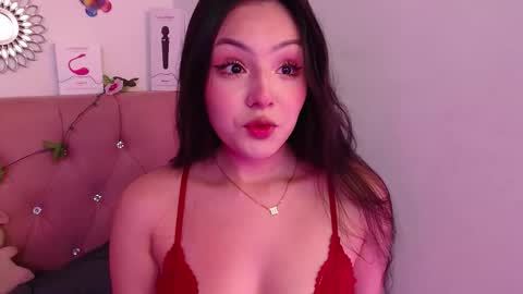 Snapshot of saraa_swett chatting on 09-25-25, 04:00 online show from 09-25-25, 04:00