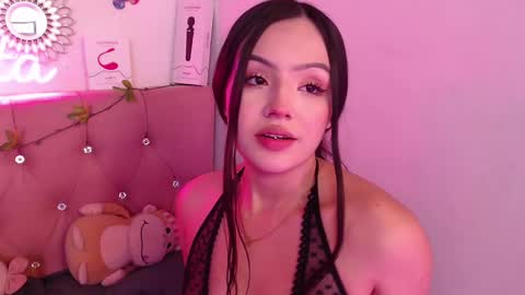 Snapshot of saraa_swett chatting on 10-03-25, 02:25 online show from 10-03-25, 02:25