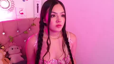 Snapshot of saraa_swett chatting on 10-08-25, 12:47 online show from 10-08-25, 12:47