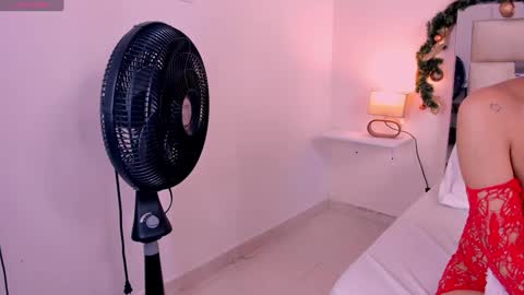 Snapshot of saraandstiven chatting on 12-17-24, 04:23 Sara And Stiven online show from 12-17-24, 04:23