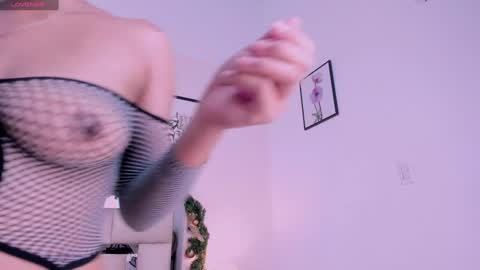 Snapshot of saraandstiven chatting on 12-20-24, 07:22 Sara And Stiven online show from 12-20-24, 07:22