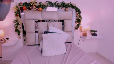 Snapshot of saraandstiven chatting on 12-23-24, 07:17 Sara And Stiven online show from 12-23-24, 07:17