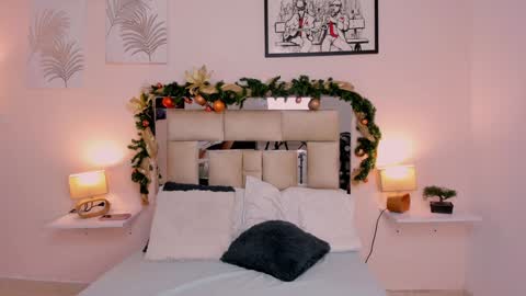 Snapshot of saraandstiven chatting on 12-26-24, 03:38 Sara And Stiven online show from 12-26-24, 03:38