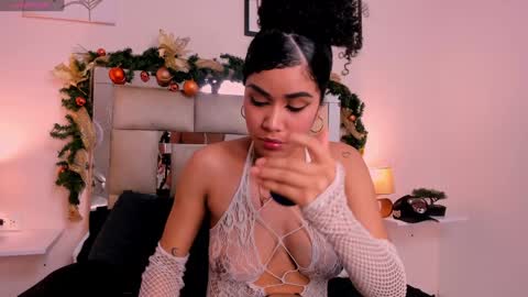 Snapshot of saraandstiven chatting on 12-30-24, 07:04 Sara And Stiven online show from 12-30-24, 07:04