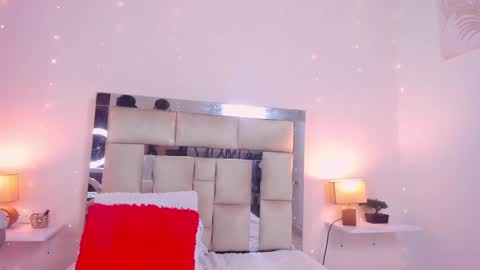 Snapshot of saraandstiven chatting on 01-22-25, 06:31 Sara And Stiven online show from 01-22-25, 06:31