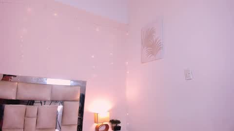 Snapshot of saraandstiven chatting on 01-23-25, 10:54 Sara And Stiven online show from 01-23-25, 10:54