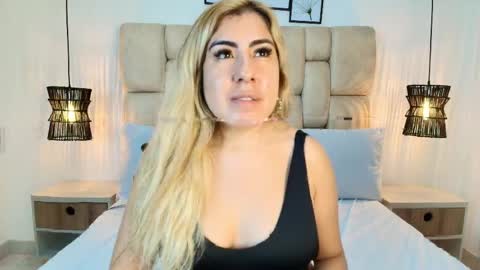 Snapshot of sarablonde_t chatting on 05-11-26, 10:51 sarablonde_t online show from 05-11-26, 10:51