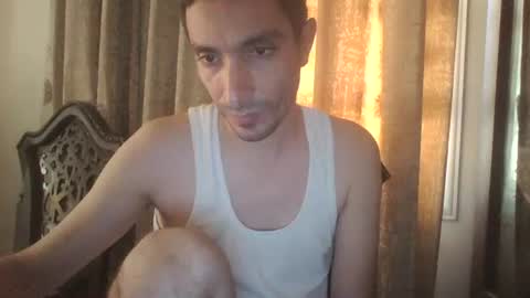 Snapshot of saraclit chatting on 10-23-25, 08:57 pass kika online show from 10-23-25, 08:57