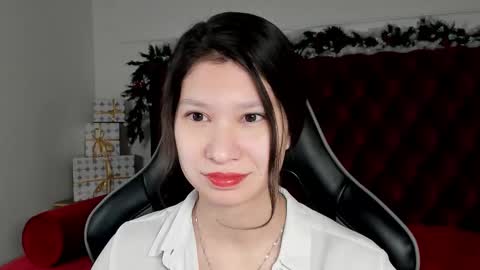 Snapshot of saradenars chatting on 12-16-25, 04:17 SaraDenars online show from 12-16-25, 04:17