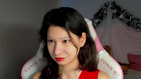 Snapshot of saradenars chatting on 12-19-25, 05:25 SaraDenars online show from 12-19-25, 05:25