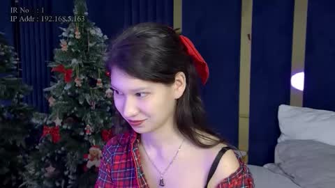 Snapshot of saradenars chatting on 12-23-25, 05:27 SaraDenars online show from 12-23-25, 05:27