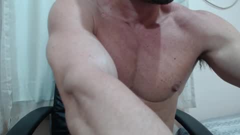 Snapshot of saradorj92 chatting on 09-12-25, 04:23 saradorj92 online show from 09-12-25, 04:23