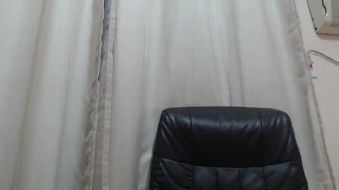 Snapshot of saradorj92 chatting on 11-21-25, 11:14 saradorj92 online show from 11-21-25, 11:14