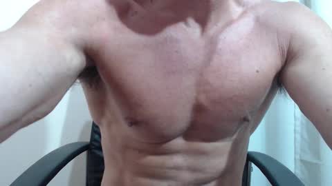 saradorj92 online show from 01-12-26, 01:22