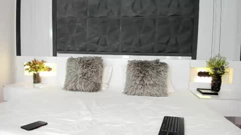  Sara Gomez  online show from 10-23-25, 12:15