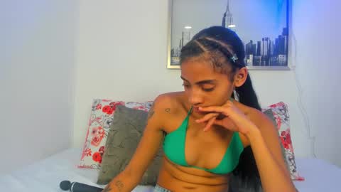 sarah_ashbourne online show from 09-17-25, 11:45