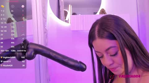 Sarah Bonneth online show from 02-03-25, 02:02